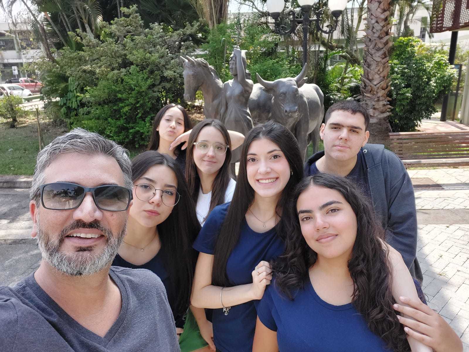 Alunos do Ensino Mdio visitam a USP! - Colgio Estrela Sirius. So Paulo, SP