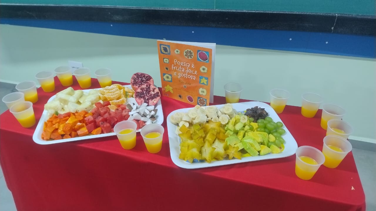 POESIA, fruta doce e gostosa! - Colgio Estrela Sirius. So Paulo, SP