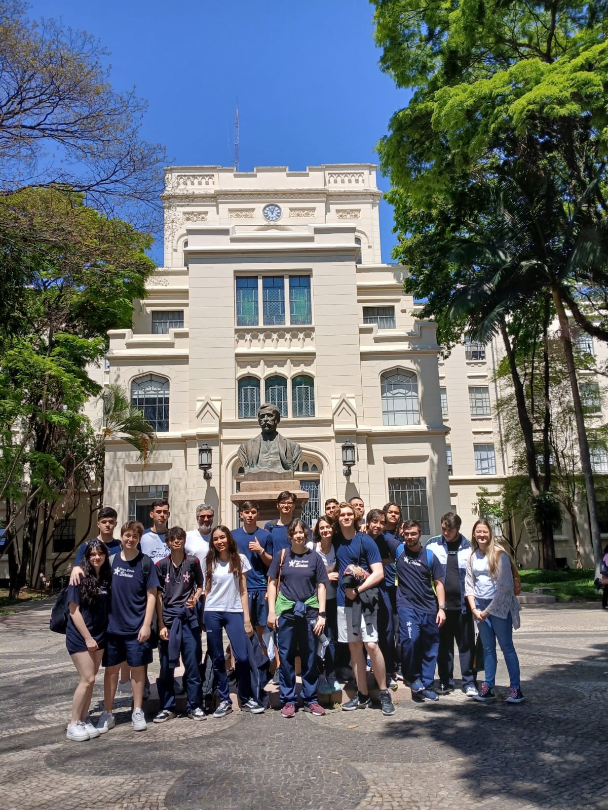 Colgio Estrela Srius