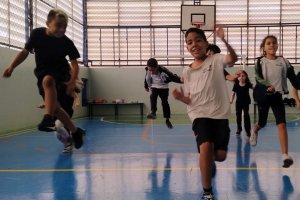 Brincadeiras para movimentar o corpo 2 Ano A - Colgio Estrela Srius