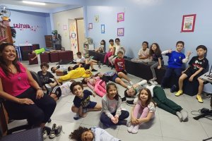Confraternizao dos alunos- Fundamental I - Colgio Estrela Srius
